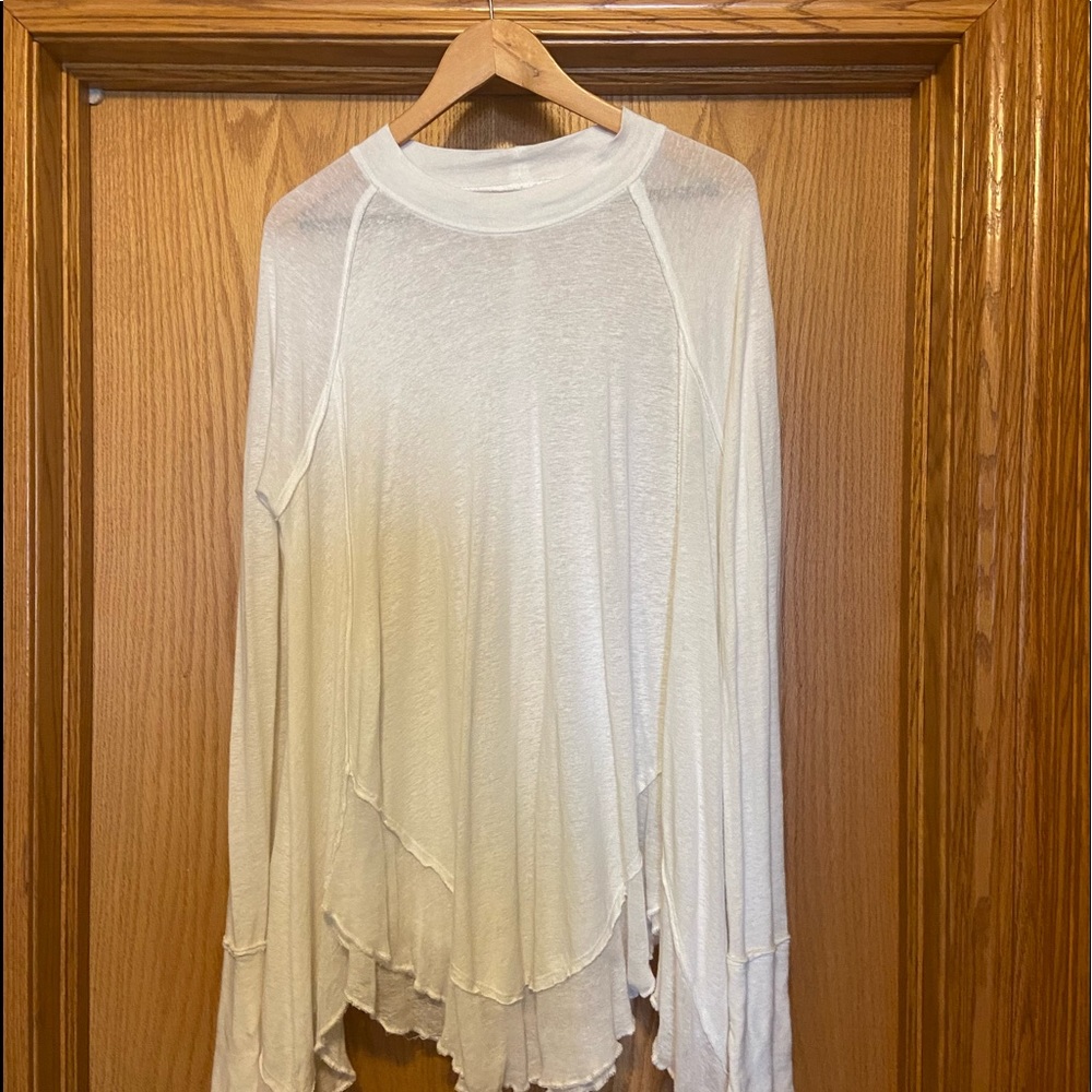 New! We the Free small oversized white crew top